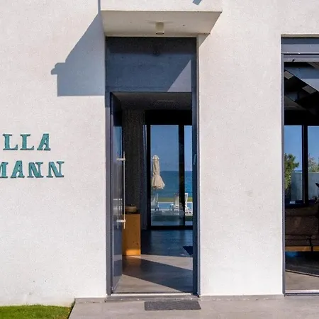 Ramann, Rhodes Villa