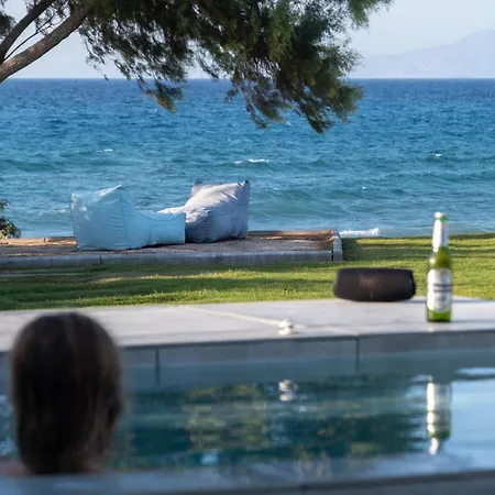 Villa Ramann, Rhodes Fánai