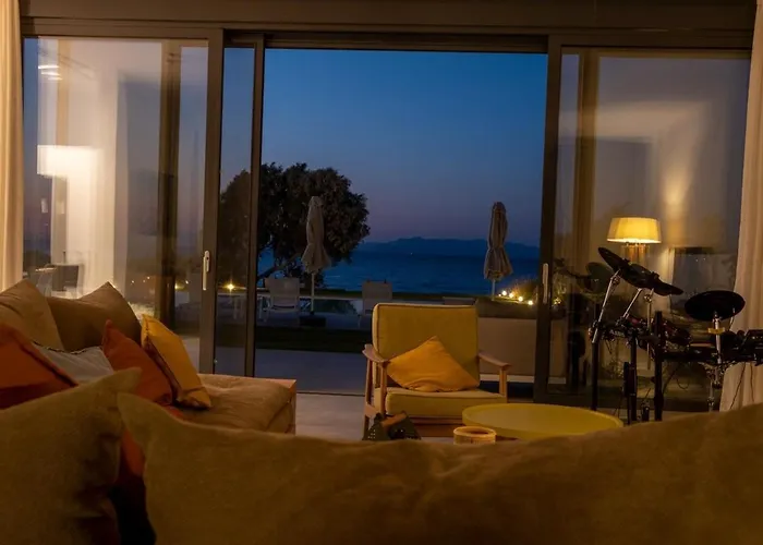 فيلة Ramann, Rhodes Fánai