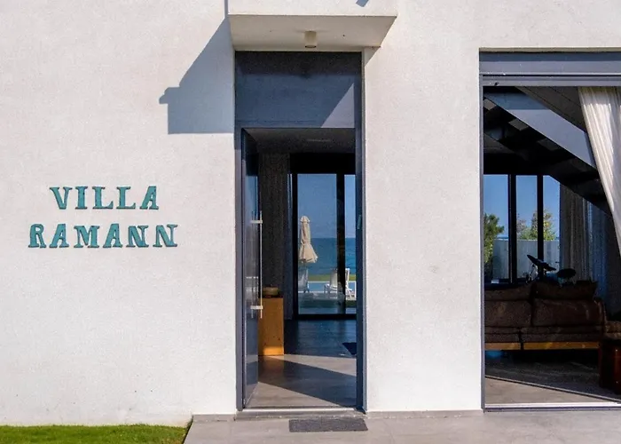 Ramann, Rhodes فيلة