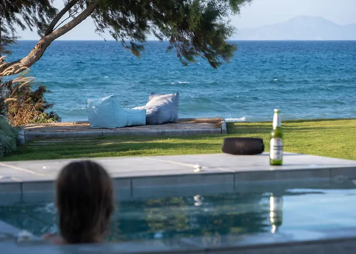 Villa Ramann, Rhodes Fánai